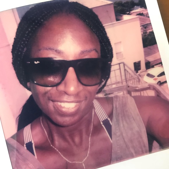 Meet your Posher, Cassandra - Picture 1 of 1